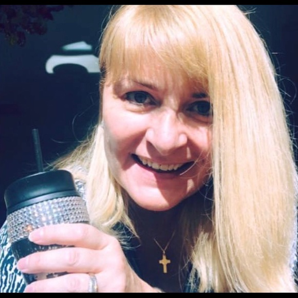 I’m on Facebook https://www.facebook.com/Wenrella - Picture 3 of 10